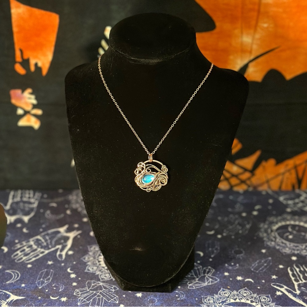 Elegant  Necklace with glass stone